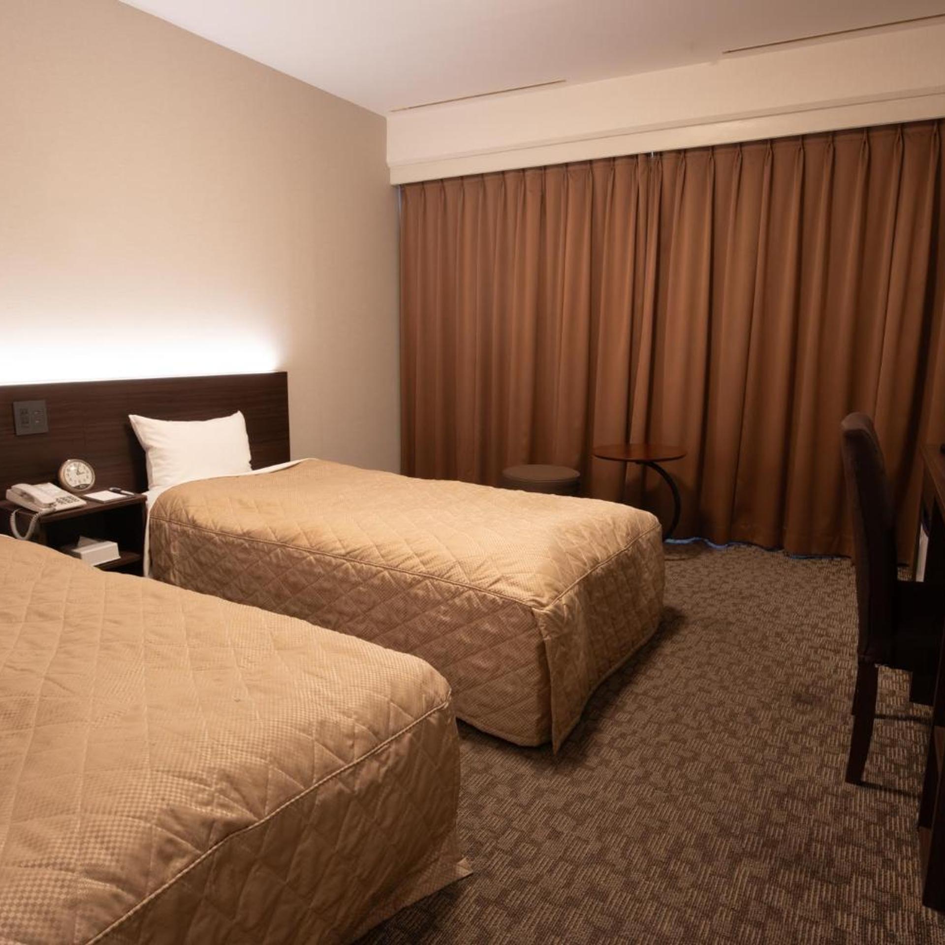 STANDARD, TWIN BEDS, SMOKING