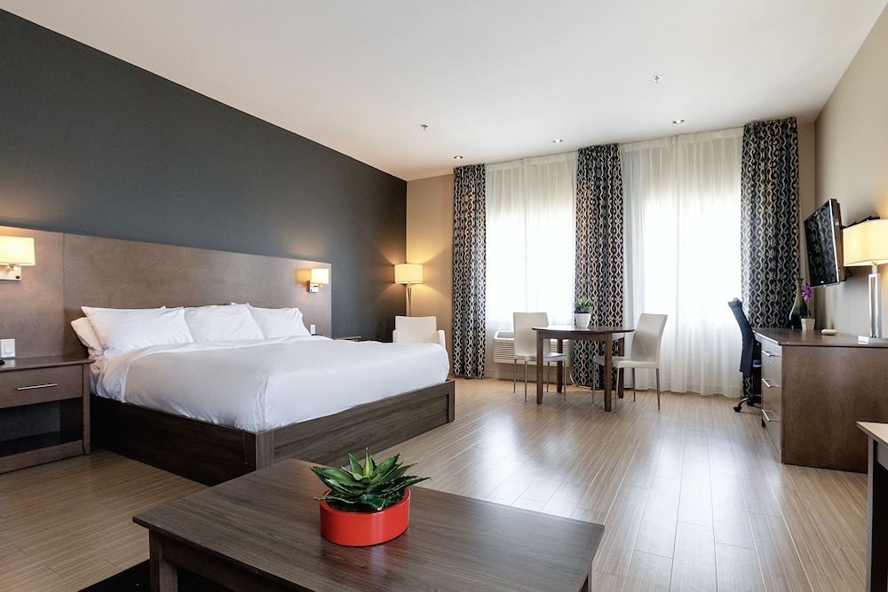 IMPERIA HOTEL & SUITES TERREBONNE 16/60