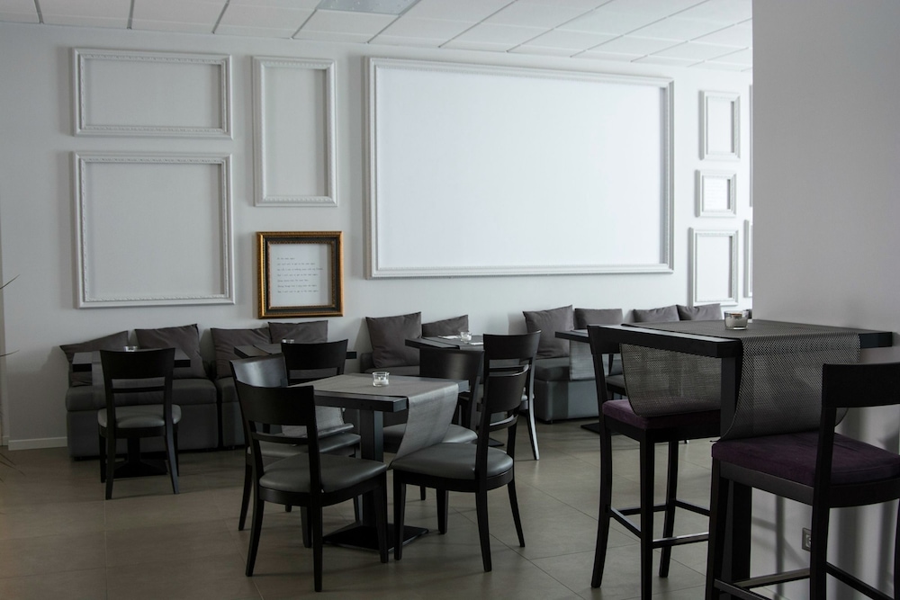 Castel Martini Wellness And Business Hotel 26/31