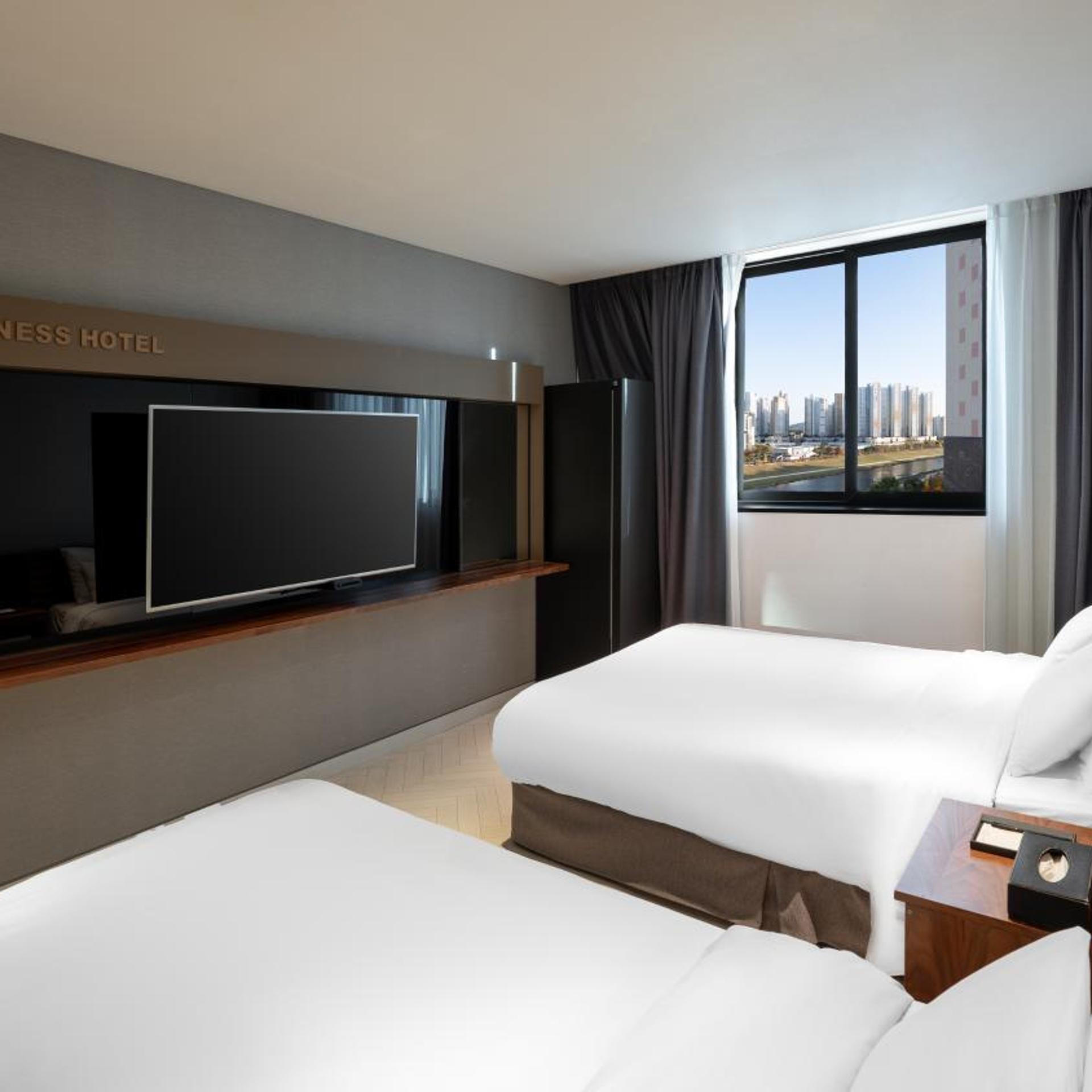 غرفة عائلية بسريرين منفصلين، Golden Business Hotel 7/10
