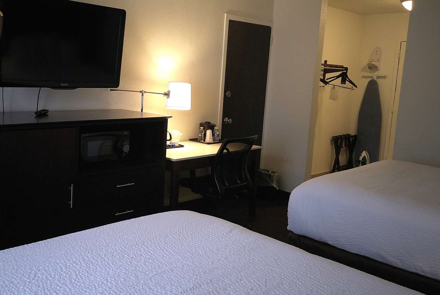 Wyndham Garden Romulus Detroit Metro Airport 9/40