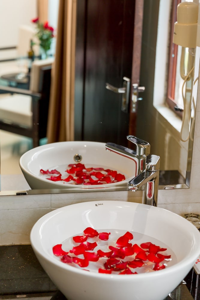 Bantique Hotel 30/30