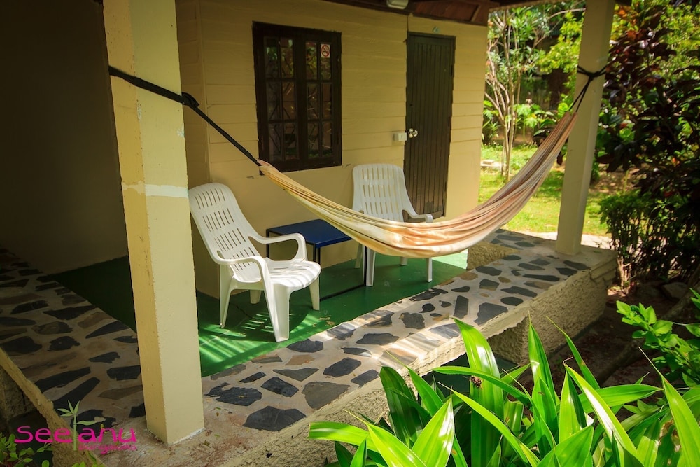 Seetanu Bungalows 8/68