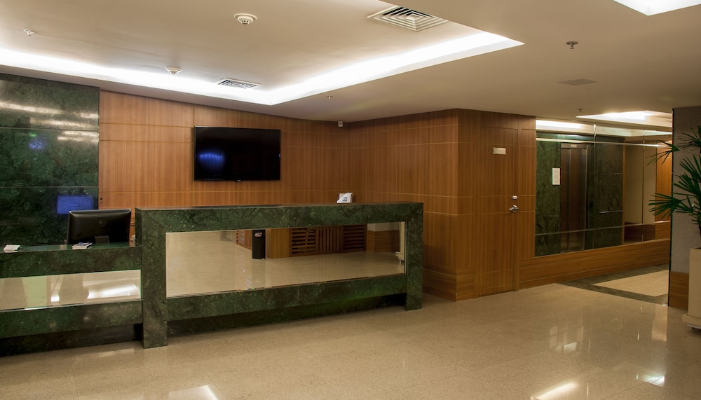 Americas Granada Hotel 6/66