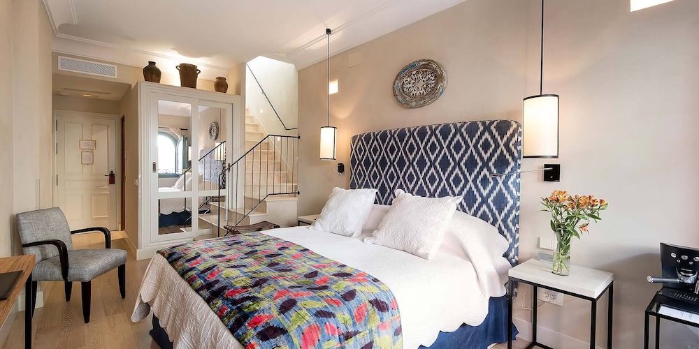 Pool, Deluxe, King Bed, Terrace