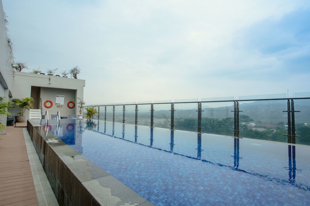 Bigland Sentul Hotel and Convention (ex Olympic Renotel Sentul) 24/50