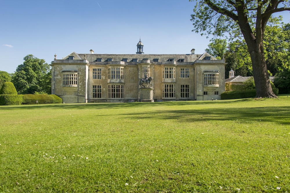 Hartwell House Amp Spa 64/70