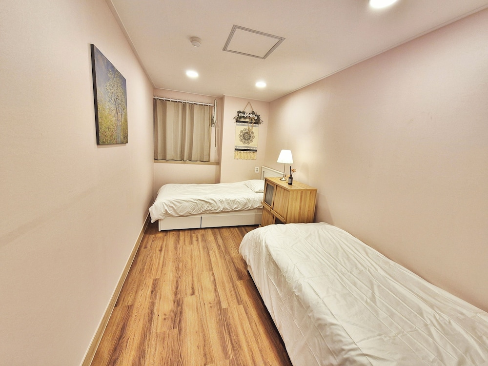 Mozzi Hostel 12/50