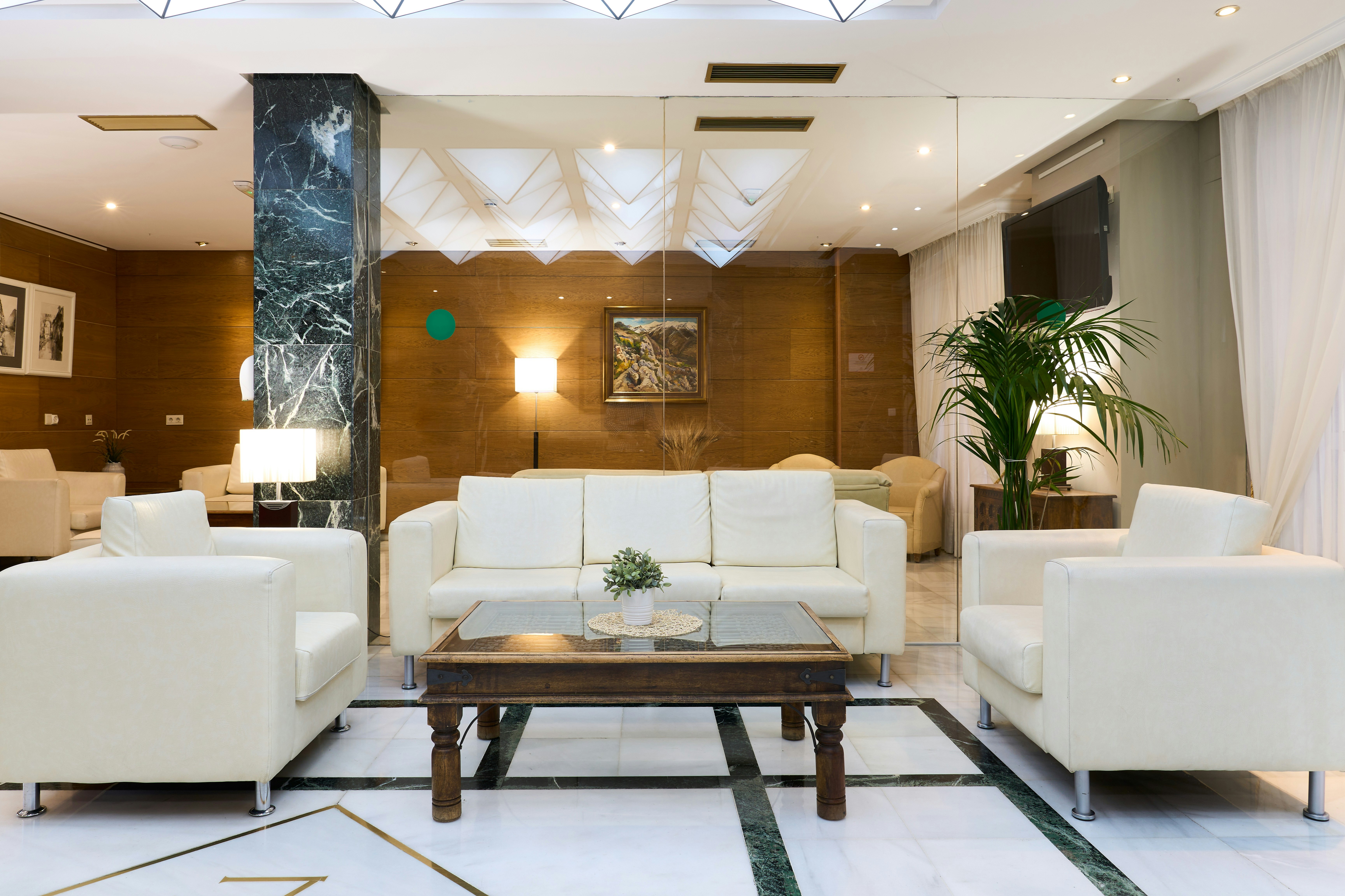 Navas Hotel 14/82