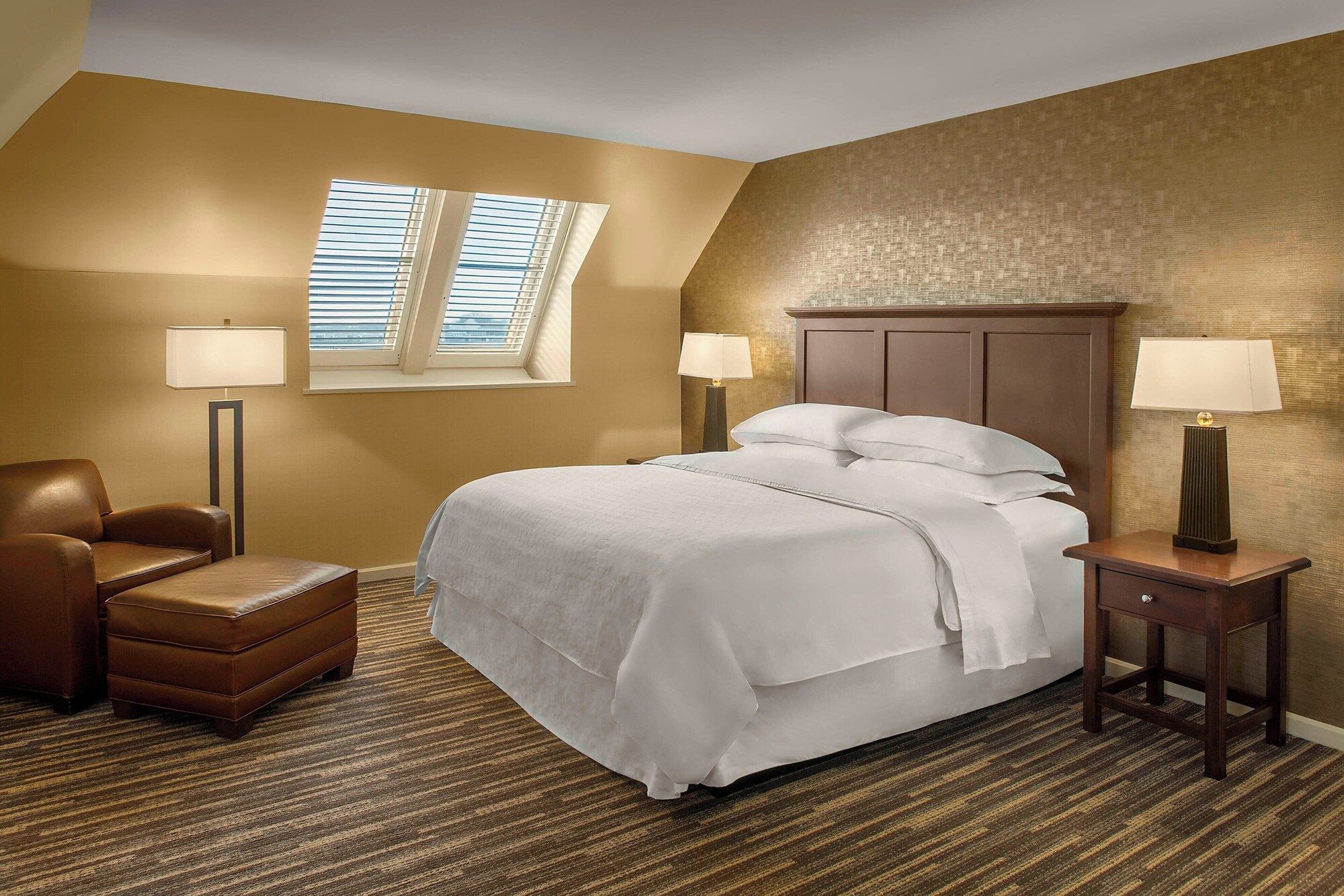 Room at Sheraton Suites Akron Cuyahoga Falls, CUYAHOGA FALLS - OH