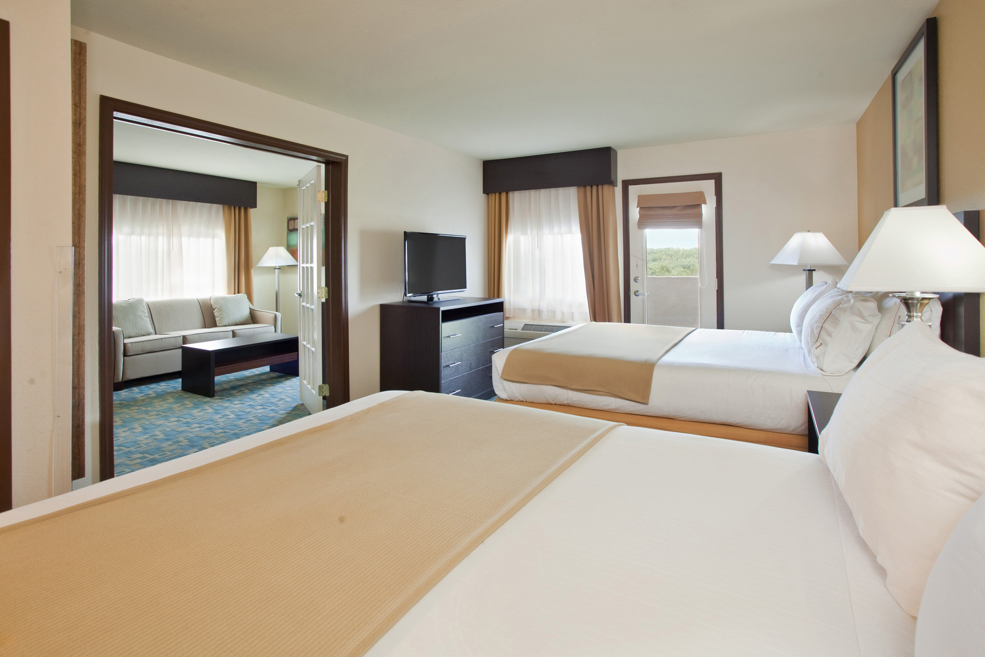 Holiday Inn Express Hotel Suites Branson 76 Cent 27/73