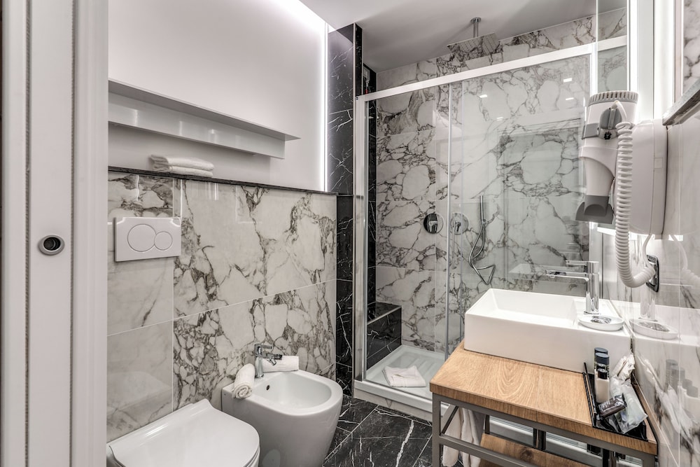 The Spotlight Boutique Hotel 46/49