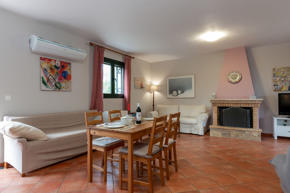 Koxyli Village Studios &amp; Apartments 30/50