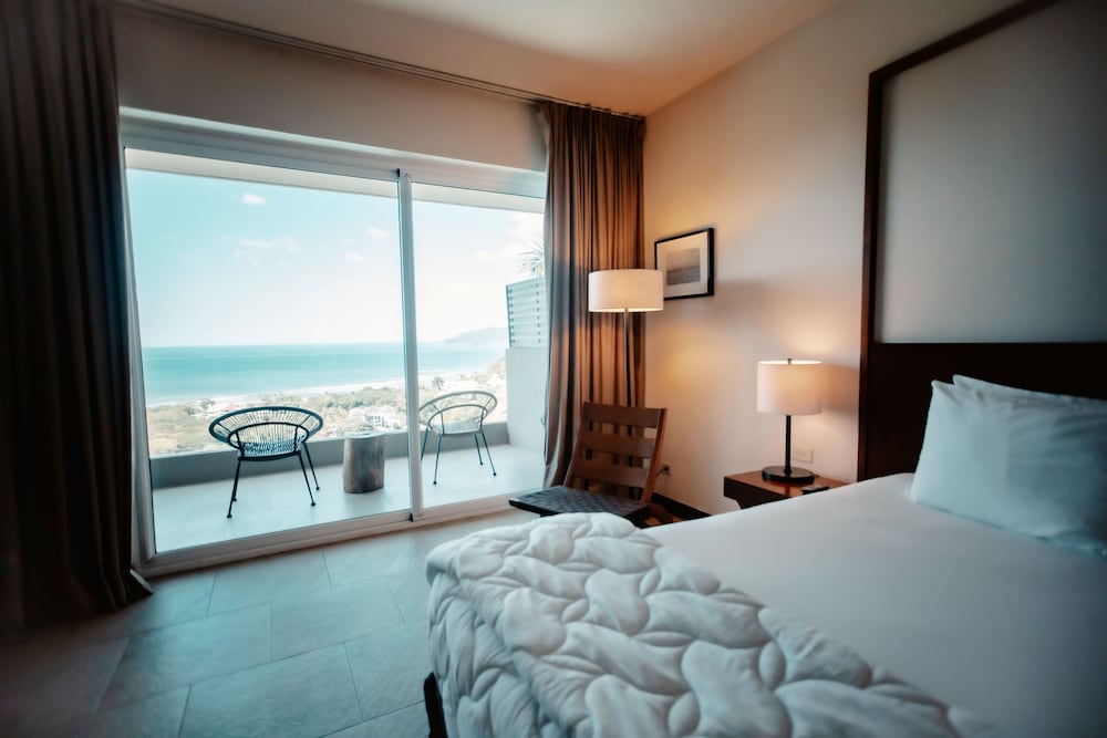Concept, King Bed, Ocean View, Accessible