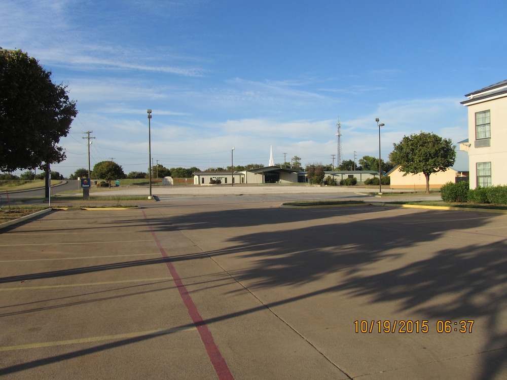 Executive Inn and Suites Wichita Falls 22/44