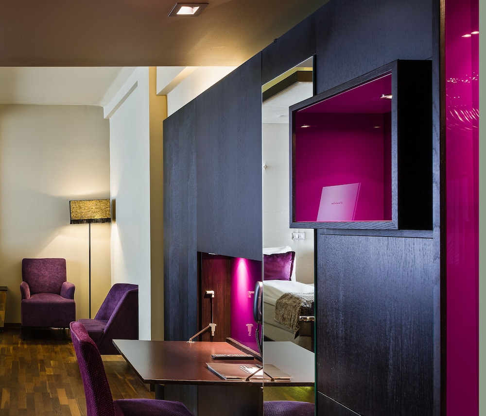Home Hotel Folketeateret 34/39