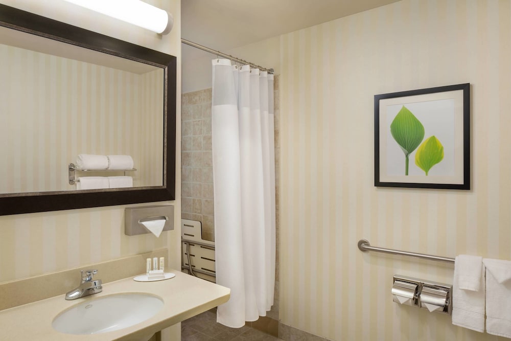 Fairfield Inn and Suites Napa Valley American Canyon 8/31