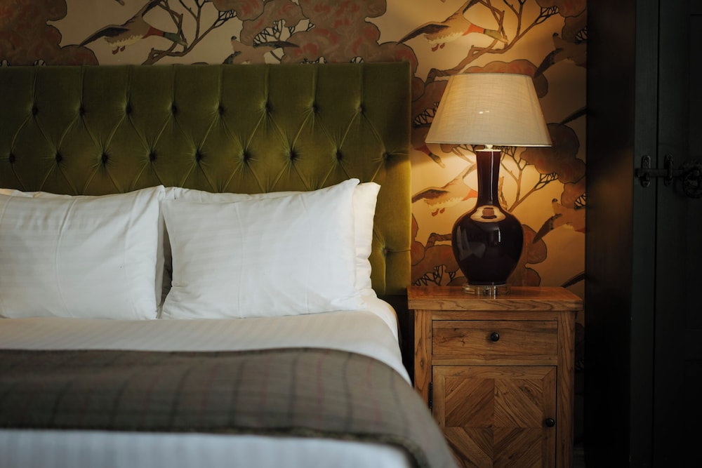 The Falkland Arms 20/50