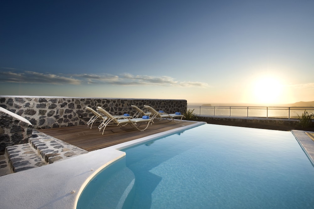 Thermes Luxury Villas by Mr. and Mrs. White 30/50
