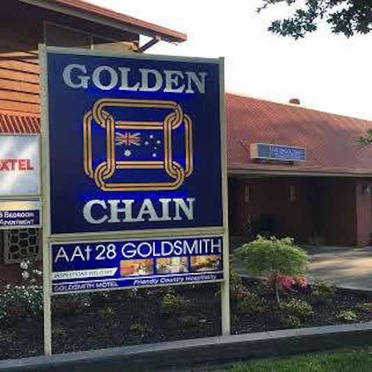 Aat 28 Goldsmith Motel 1/37