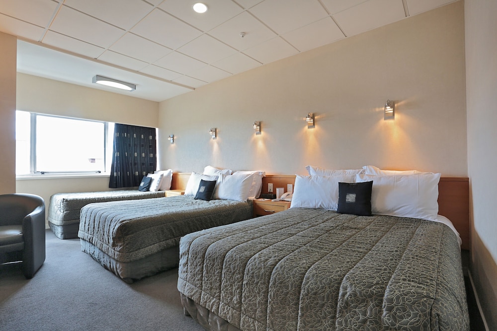 Kelvin Hotel 5/32