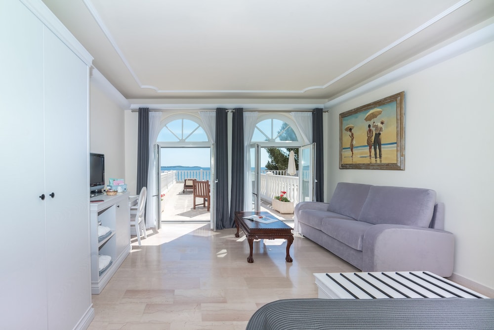 GRAND HOTEL PALLADIUM 47/67