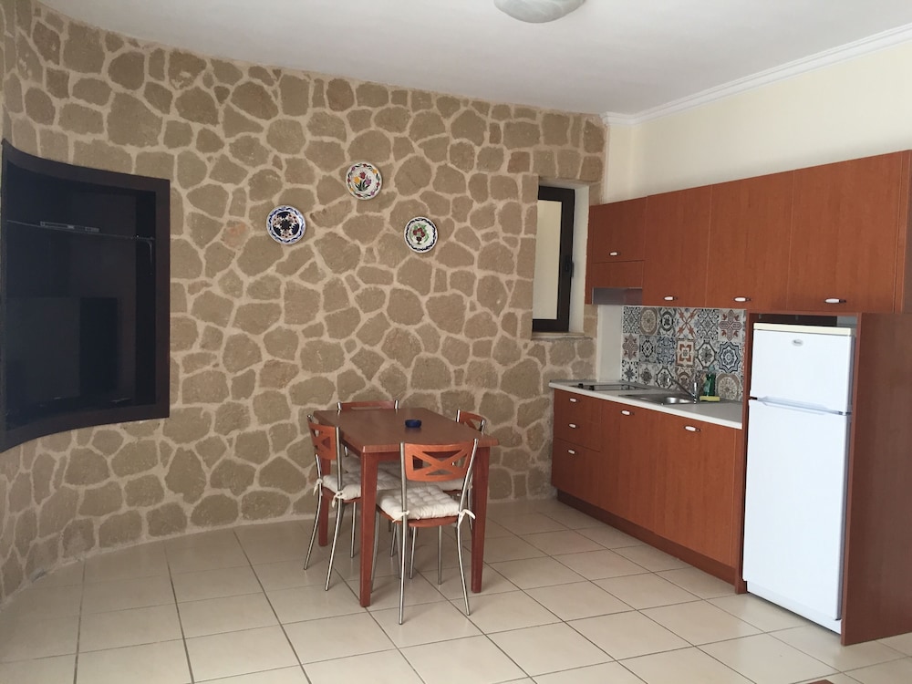 Al Mare Villas 7/67