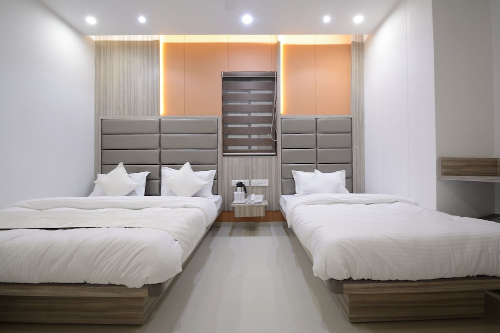 HOTEL ONE UP 34/69