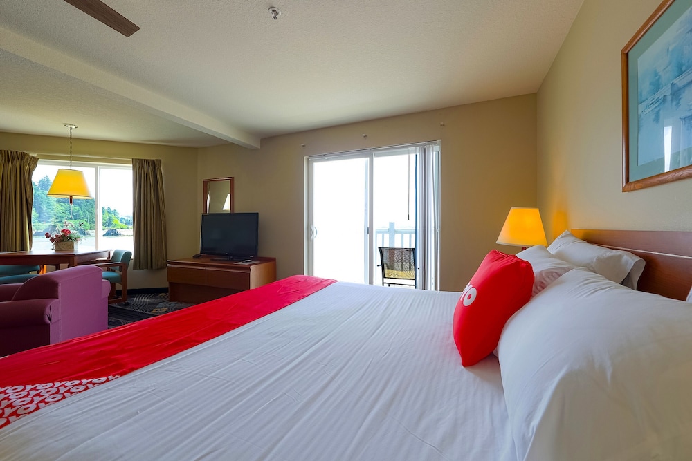 Siletz Bay Beachfront Hotel by OYO Lincoln City 34/71