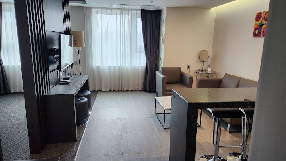 Yongin Central Co'op Hotel 27/44