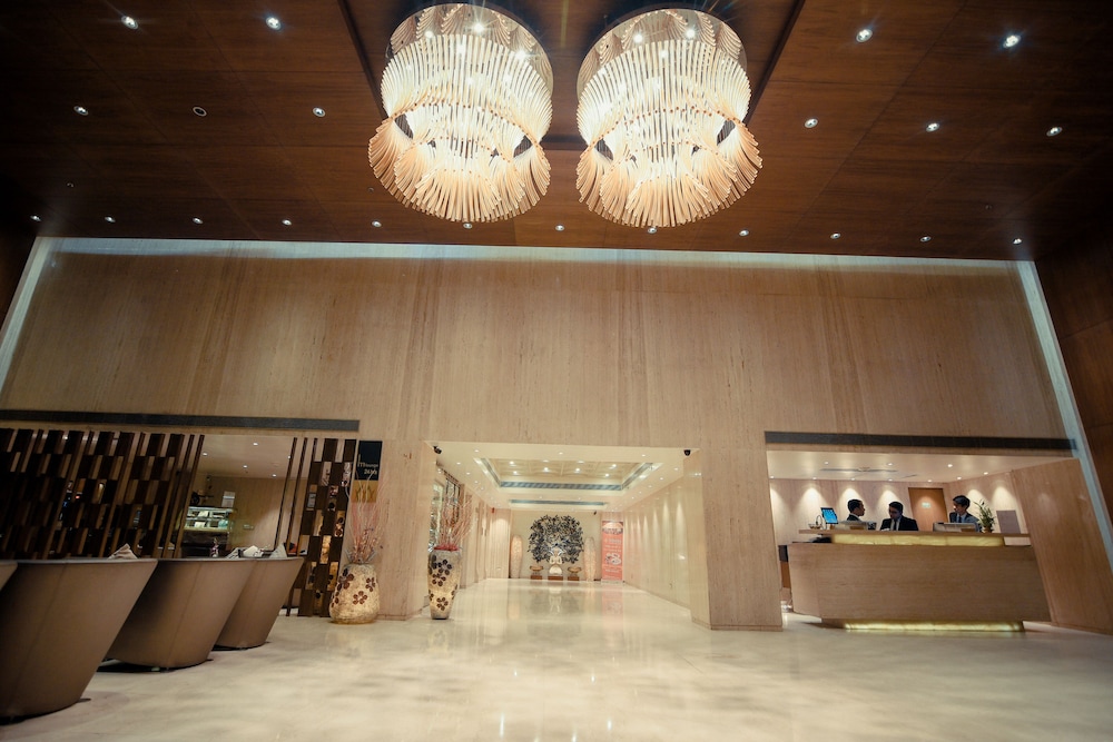 Monotel Luxury Business Hotel 7/50