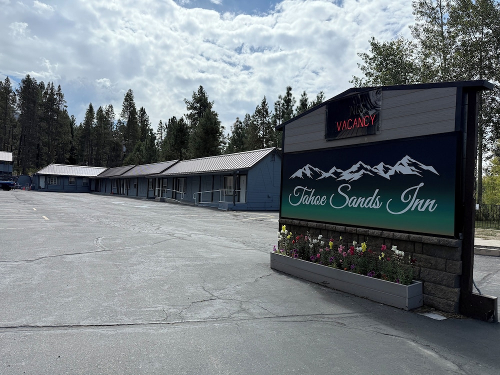 Pinewood Inn 46/55