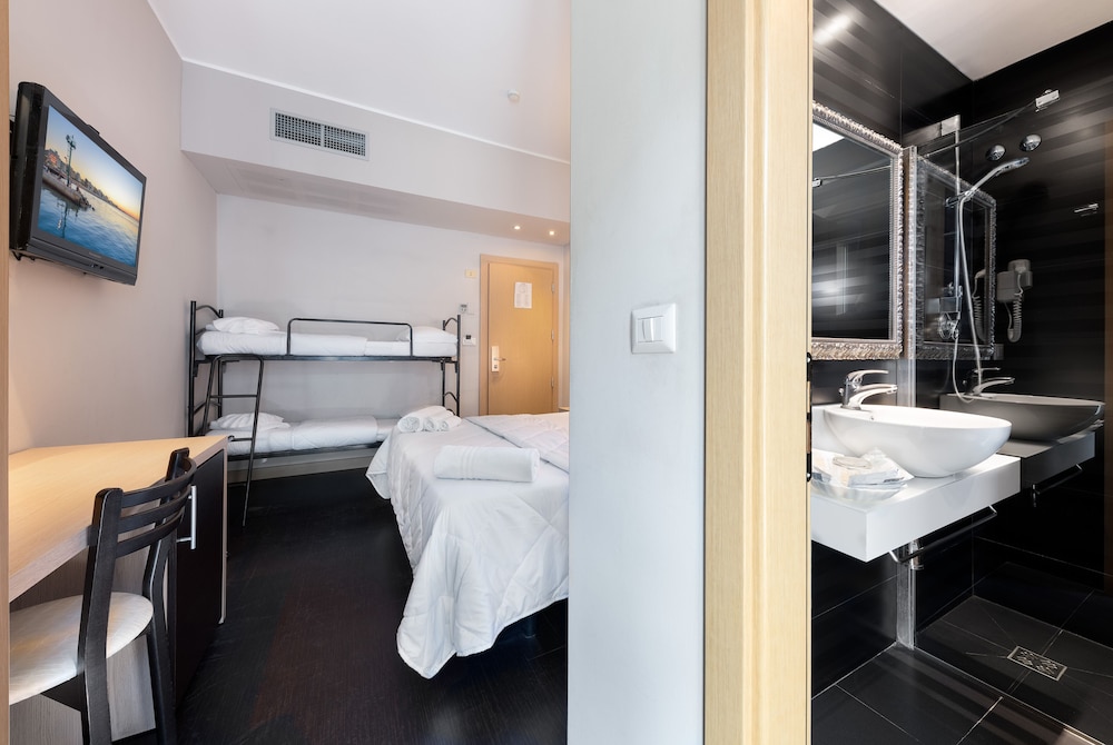 Hotel Aiglon 73/73