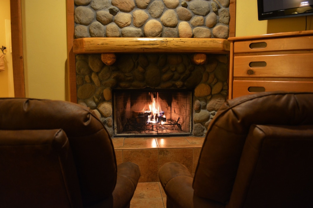 Callahan s Mountain Lodge 55/78
