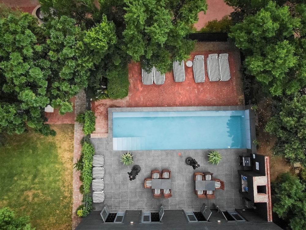 Ruby Rose Country House 40/47