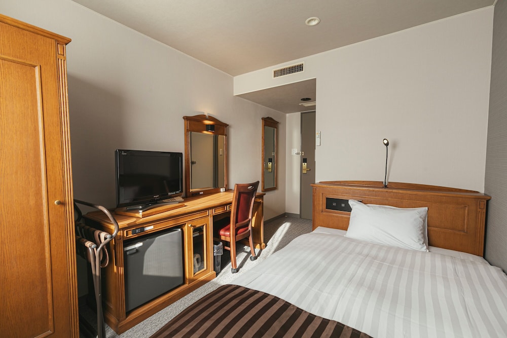 ROOM, SINGLE