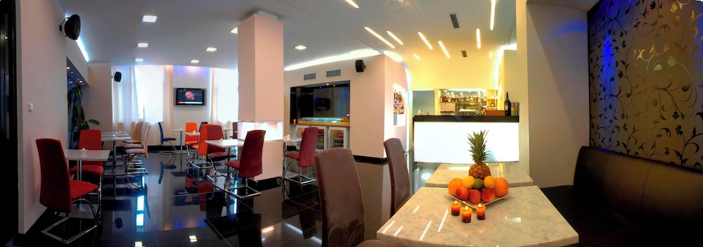 Relax Inn Hotel Prague 26/36