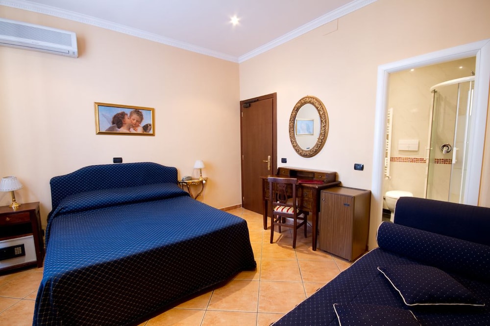 Hotel Caracciolo 22/62
