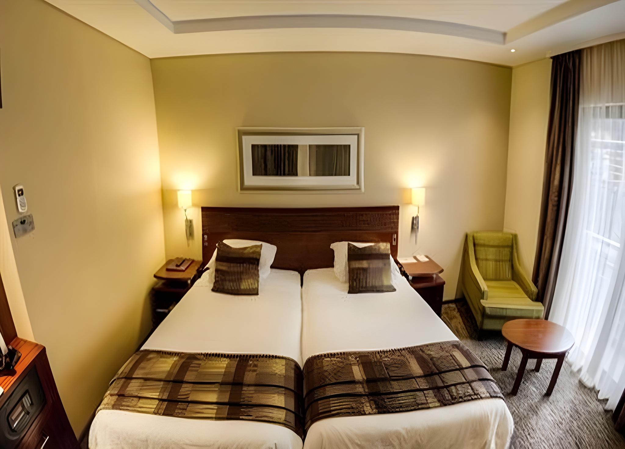 Room, Double or Twin Bed