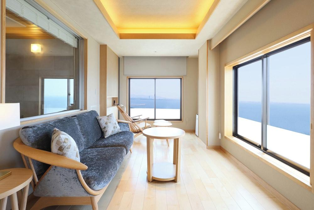 Universal, Suite, Ocean View, East Wing