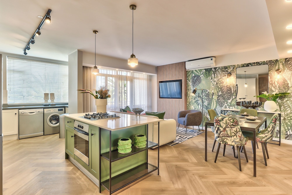 437 St Martini Gardens 12/20