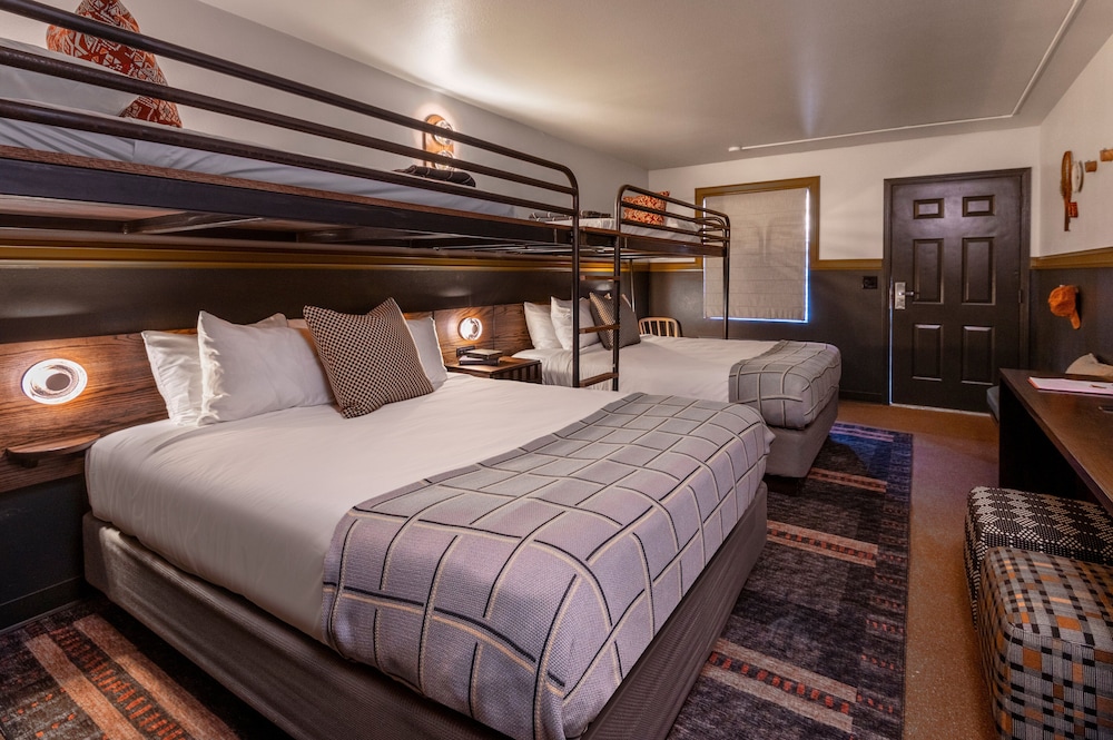 ROOM, BUNK BED, QUEEN BED, GROUND FLOOR