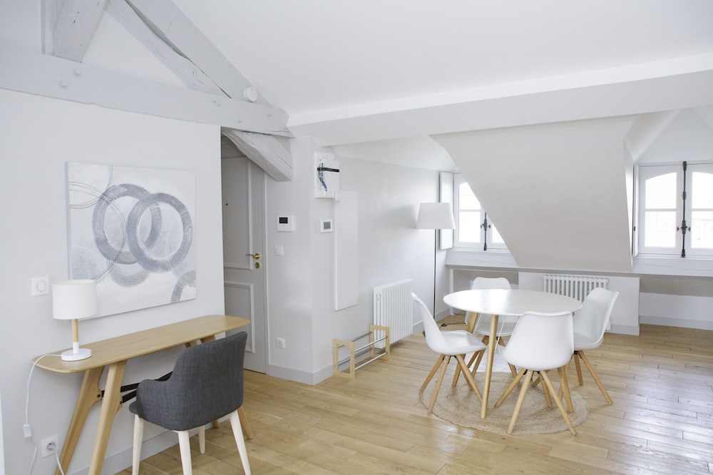 Les Apparts de l Oncle Louis 38/46