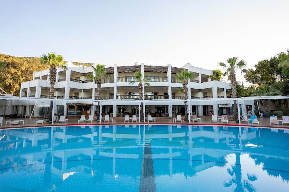 Latanya Park Resort 3/41