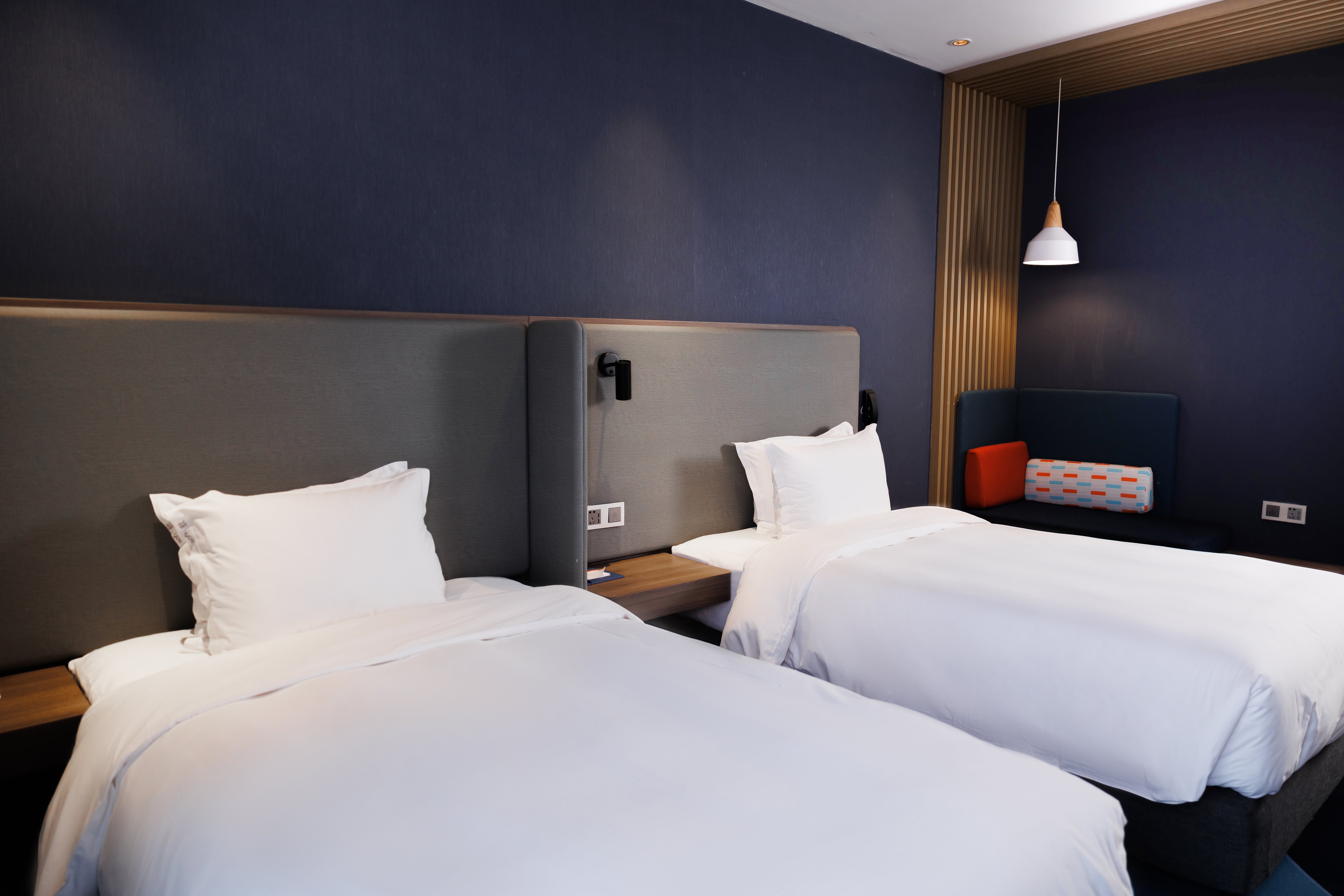 Holiday Inn Express Pengzhou Downtown 29/71