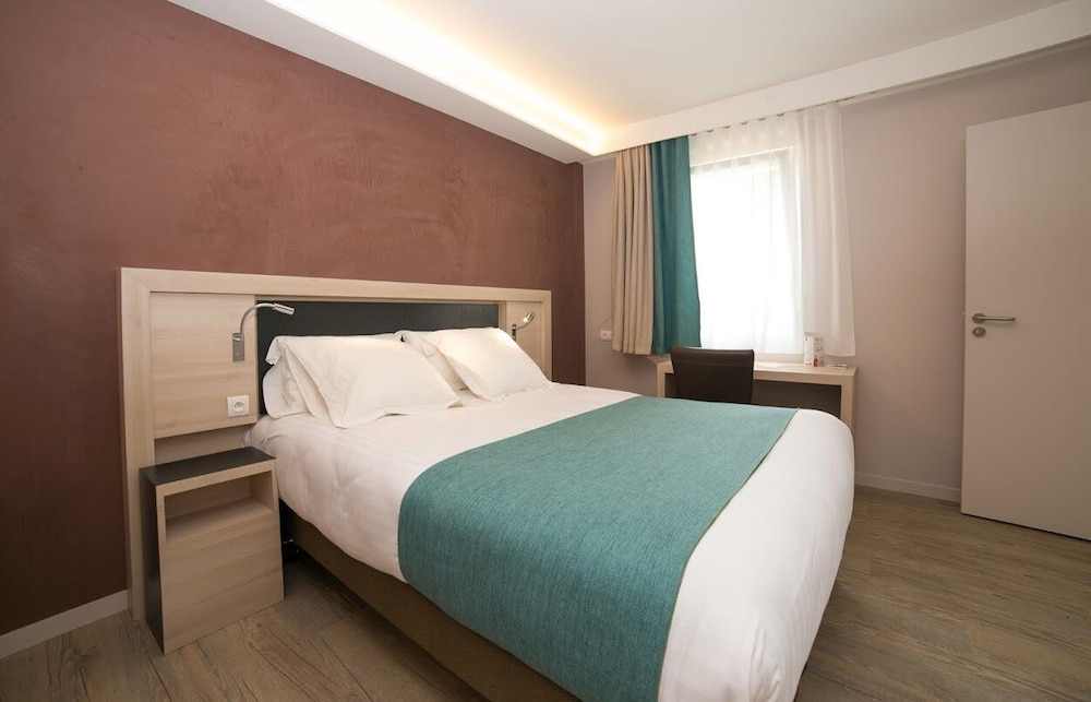Hotel de La Louee 10/49