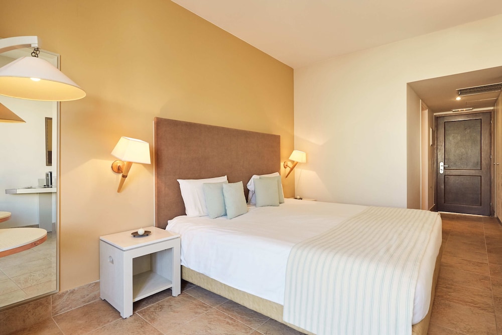 GRAND BAY BEACH RESORT KOLYMBARI 20/72