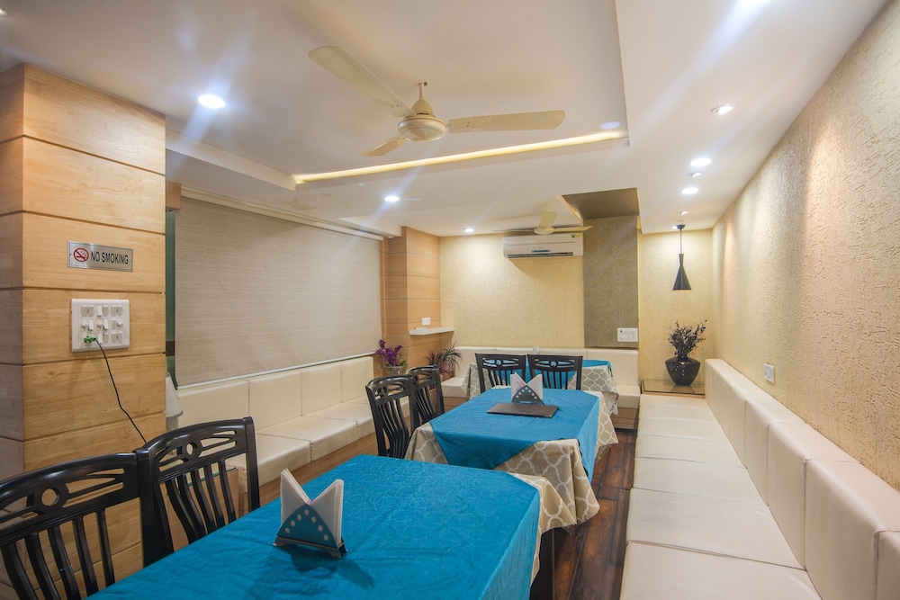 HOTEL MORYA REGENCY 21/27