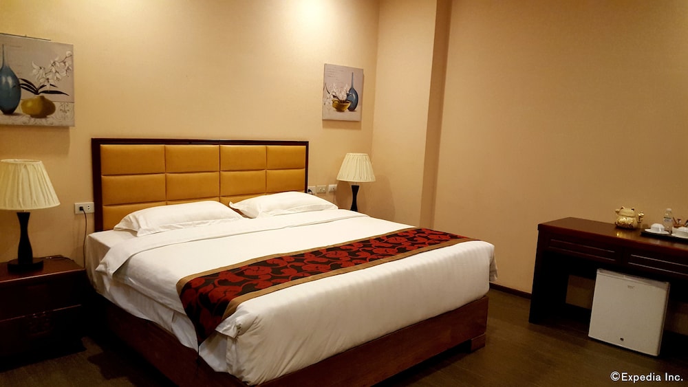 Palawan Uno Hotel 20/50