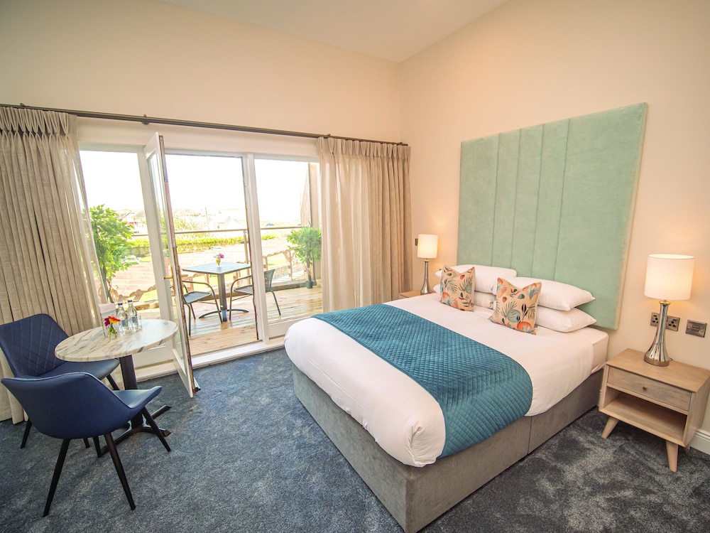 Room, Double Bed, Beach View, Balcony